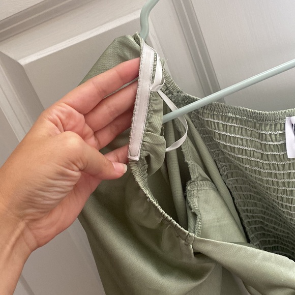 Princess Polly long puff sleeve crop top - Picture 4 of 4